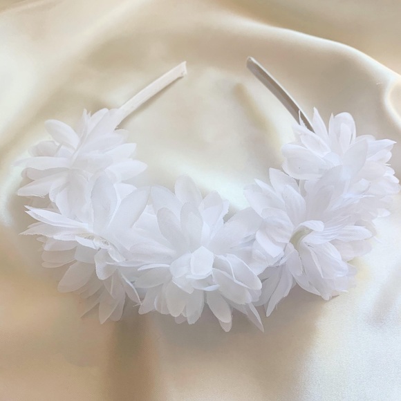 BRIDAL - MARGUERITE Floral White Statement Headband - Picture 3 of 5